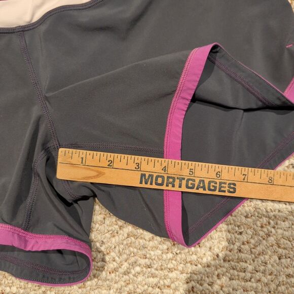 Lululemon Groovy Run Shorts Womens 6 Gray Magenta Active Gym Workout - Picture 3 of 8